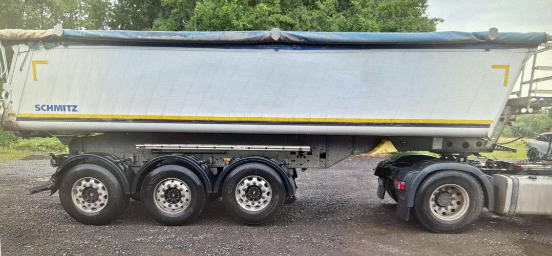 Remorca Schmitz